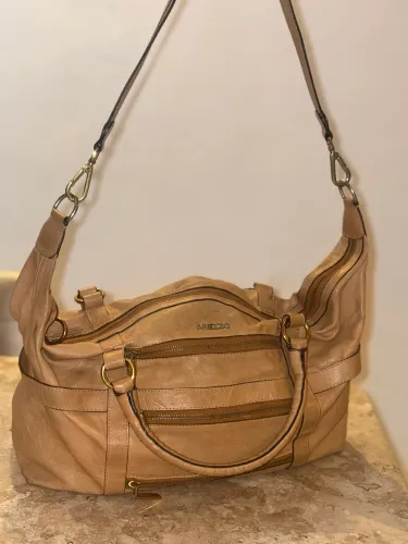 Bolsa vintage em couro legítimo Arezzo