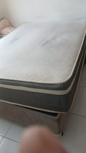 VENDO CAMA QUEEN E FOGÃO 6 BOCAS POR 700 OS DOIS .