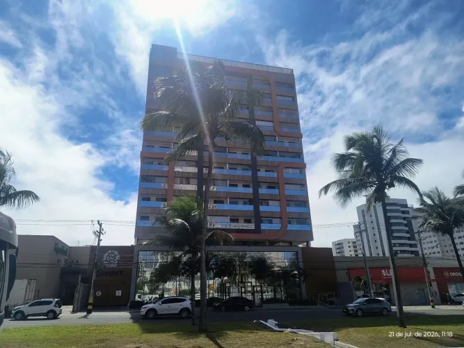 Studio mobiliado com varanda, para locação