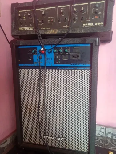 Cx de som vendo semi nova