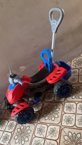 Quadriciclo infantil