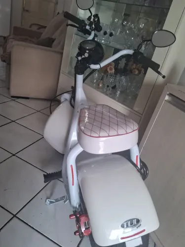 Moto elétrica Tui 4 meses comprada nota fiscal *