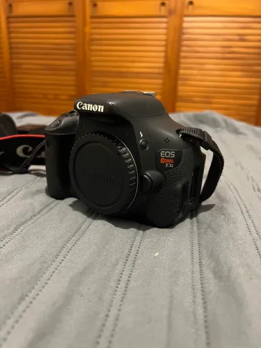 Cânon EOS Rebel T3i