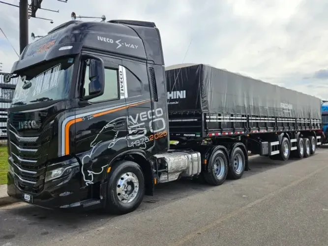 Iveco S-Way 480 6x2 Ano 2023 Baixo km Teto Alto Aut +4 Eixo Graneleiro Facchini 14.5 chapa