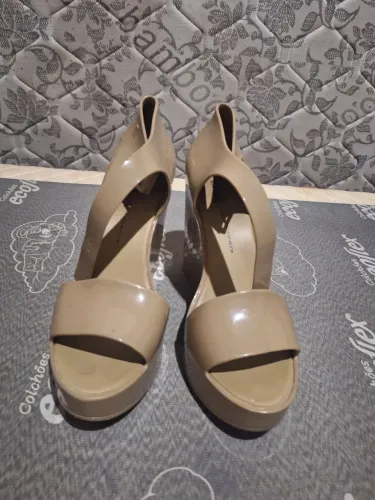 Sandalia melissa