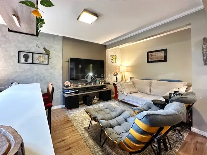 Casa 2 Dormitórios em Condomínio de Santo Antonio de Lisboa