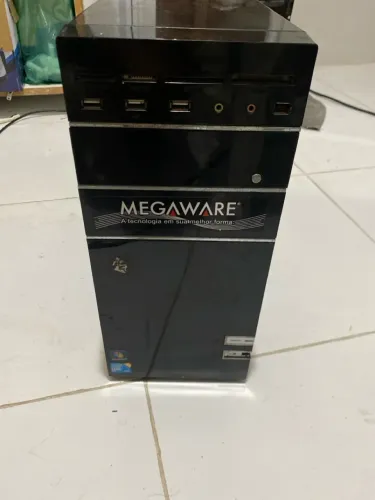 Vendo um gabinete com fonte e gravadora
