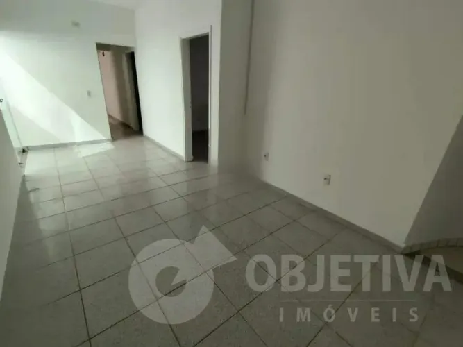 Casa comercial em avenida de grande movimento disponível para aluguel