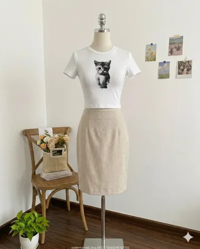 Blusa branca de gato