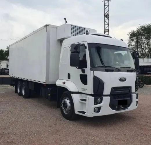 ford cargo 2429 6x2 ano 2017 frigorifico