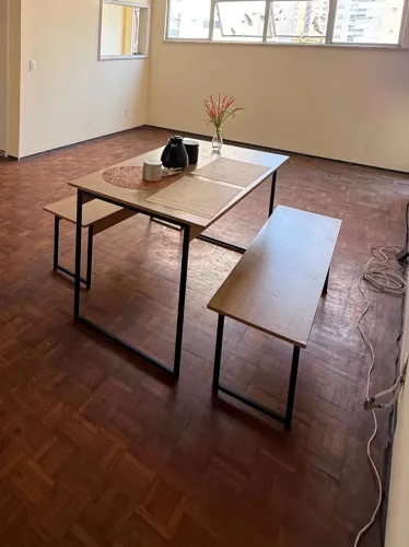 Mesa de jantar industrial