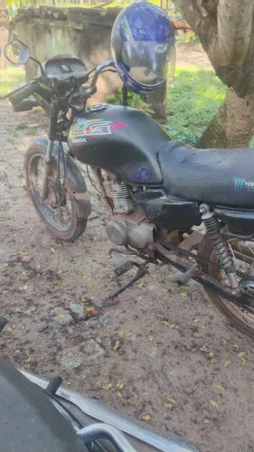 Moto de leilão tudo funcionando e nova