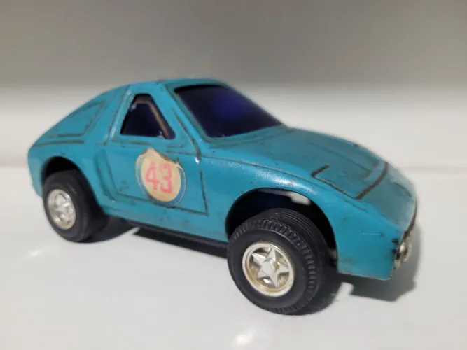 Antiga miniatura em lata brinquedos Rei anos 70