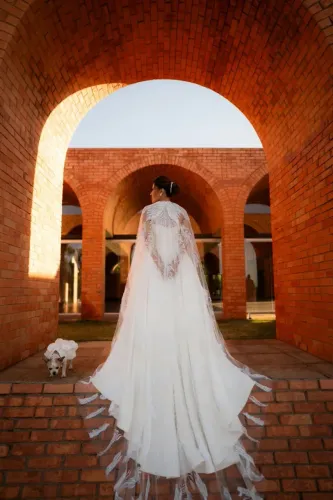 Vestido de Noiva Moderno & Elegante ? Crepe Alfaiataria (Tam 38/40)