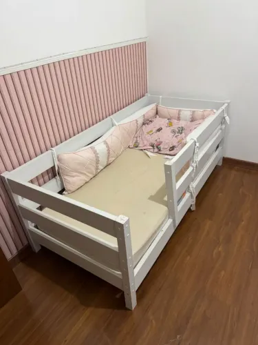 Cama infantil montessoriana + colchão