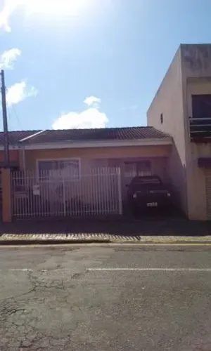 Residência em excelente localização de Olarias - A/C Veículo !!
