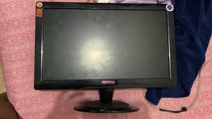 Vende-se Monitor