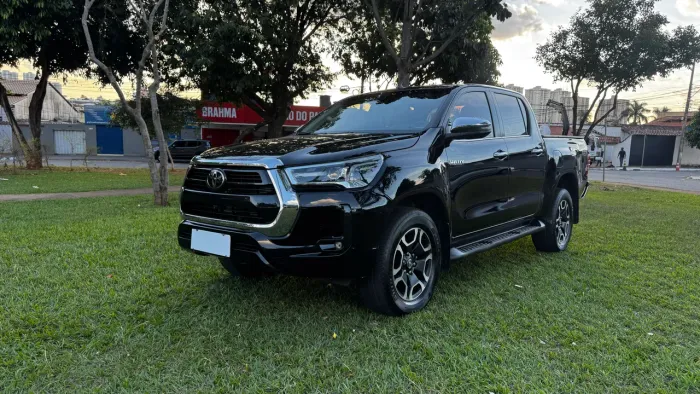 Toyota Hilux CD SRX 4X4 2.8 TDI 16V Diesel Aut. 2023