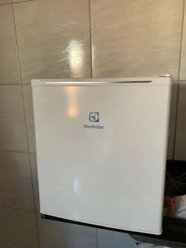 frigobar eletrolux 