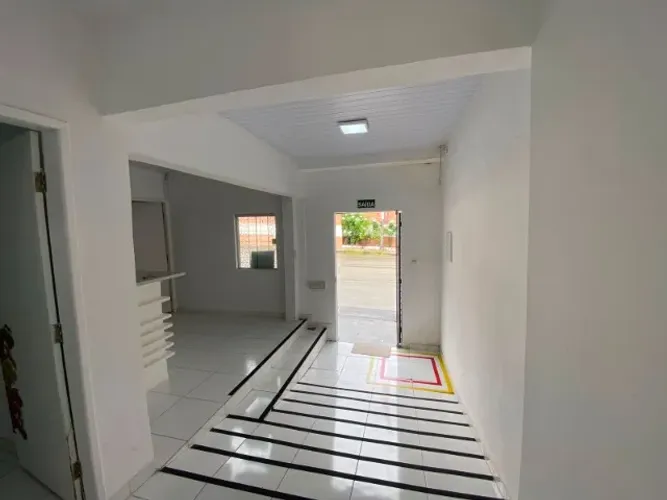 Alugo casa comercial AV alfa parque atenas 5 ambientes com recepção otimo para clinicas