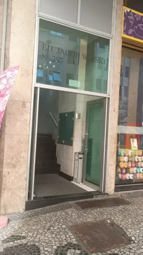 Otimo Conjunto comercial para locação no centro de Curitiba, coração da xv de Novembro, a