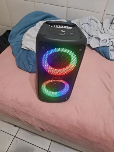 Oferta vende se caixa de som portátil boa de som