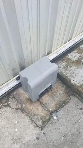 motor de portão e vidros temperado