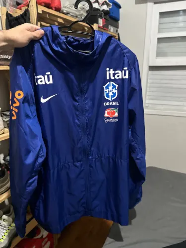 jaqueta nike brasil 2026