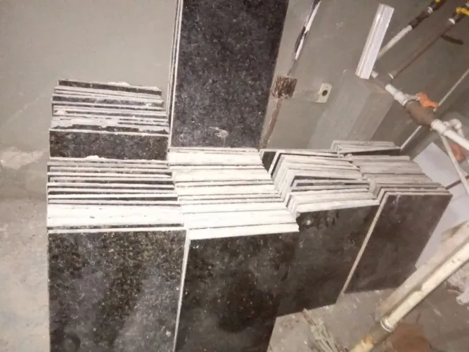 Granito retirado de um apartamento com algumas avarias