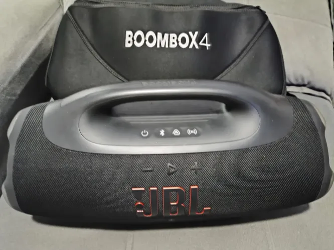 JBL bombox 4