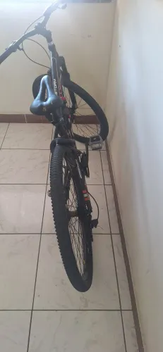 Bicicleta aro 29 pineu novos pirelli semi nova valo 900 reis