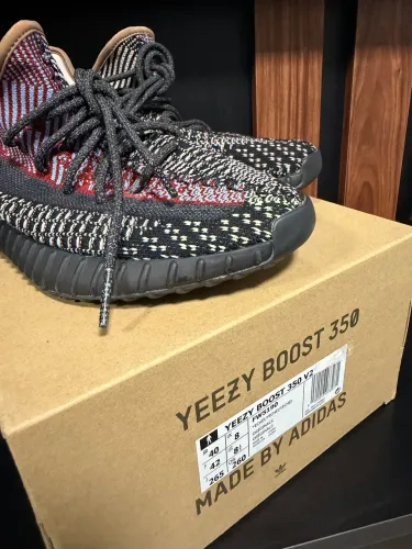 YEEZY BOOST 350 V2 FW5190 YECHEI