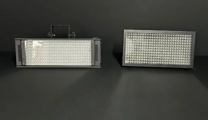 2 STROBO Led -1 RGB e outro Branco - DMX - Bivolt