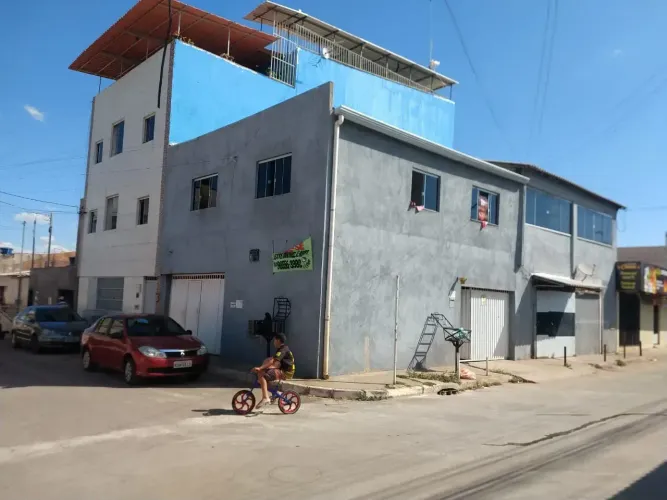 Prédio Qd 33 Av Comercial do Itapoã só R$ 350 mil