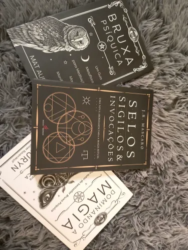 Combo 3 livros sobre Bruxaria