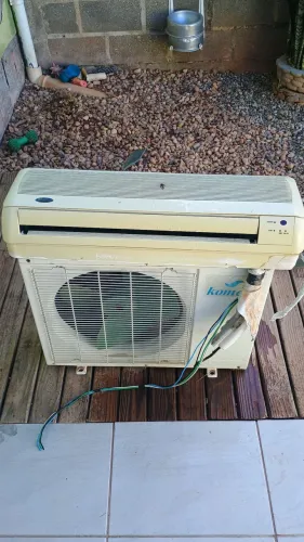 Ar 7 BTS a condensadora liga mas não gela,