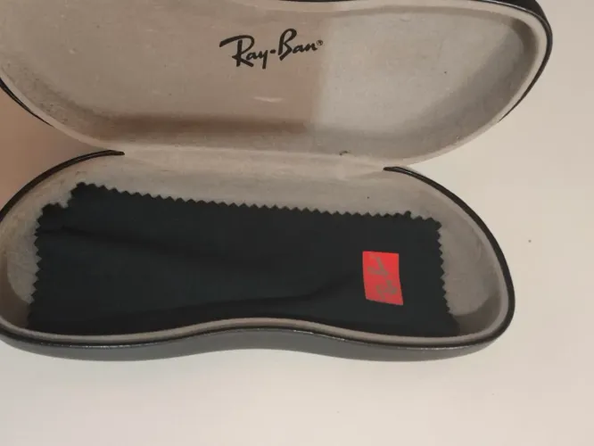Case Ray ban