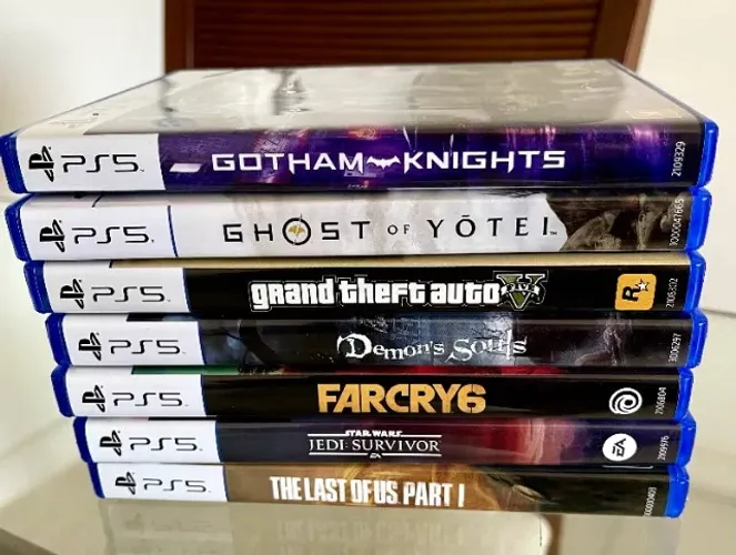 Pacote com 7 Jogos de PS5 - Excelente Estado