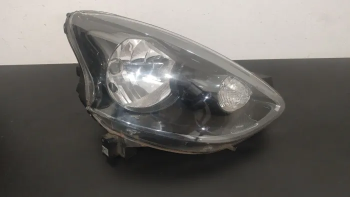 Farol direito march máscara preta