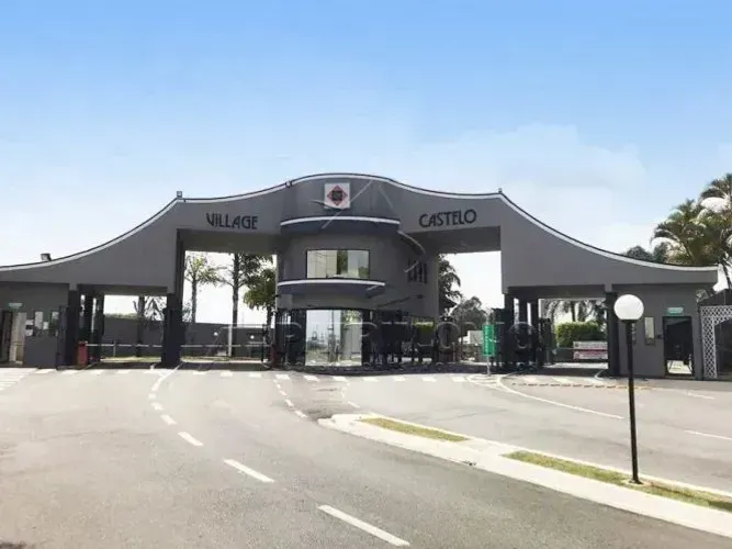 Casa à venda e locação no Condomínio Portal do Éden no Jardim Village Castelo em Itu - SP