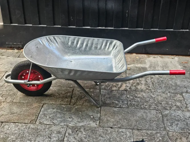Carrinho de mão galvanizado 45L Botafogo - estado de novo