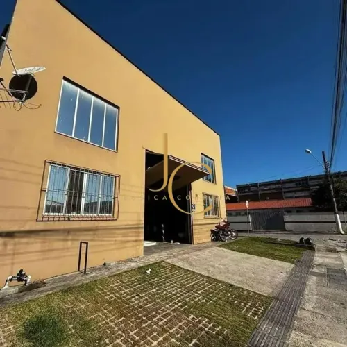 Galpão com área comercial e residencial em Biguaçu/SC