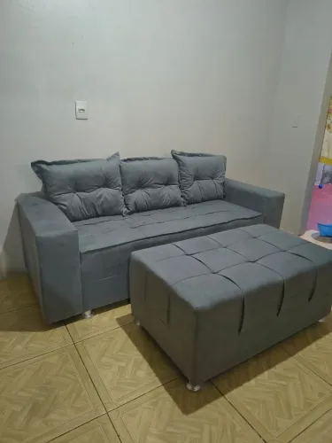 SOFÁ 3 LUGARES COM PUFF GRANDE