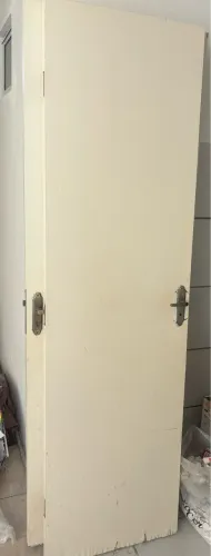 Porta de madeira usada