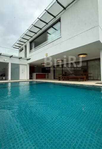 Casa em condomínio fechado