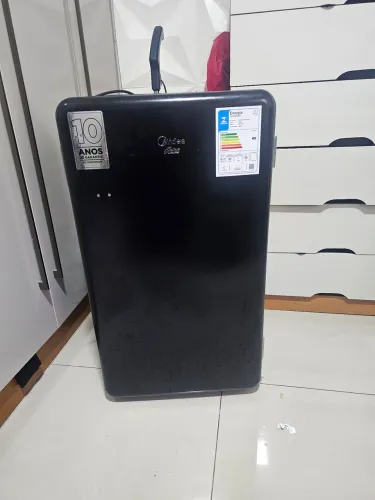 Vendo frigobar Mideia 93l preto