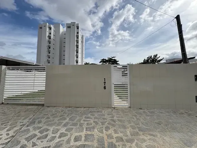 Imóvel para aluguel tem 80 metros quadrados com 3 quartos em Bancários - João Pessoa - PB