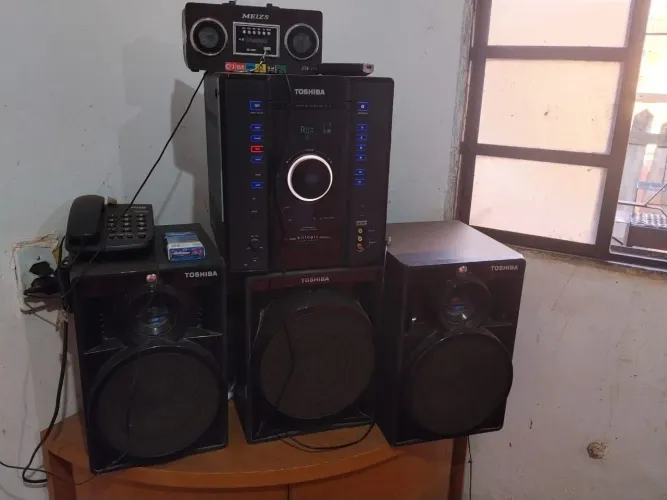 Som Toshiba