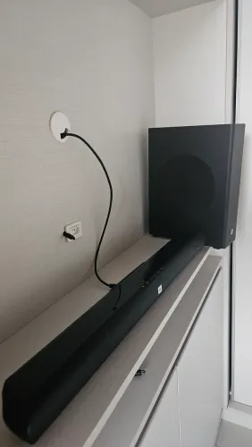 Home theater soundbar