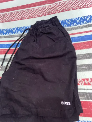 Shorts BOSS novinho